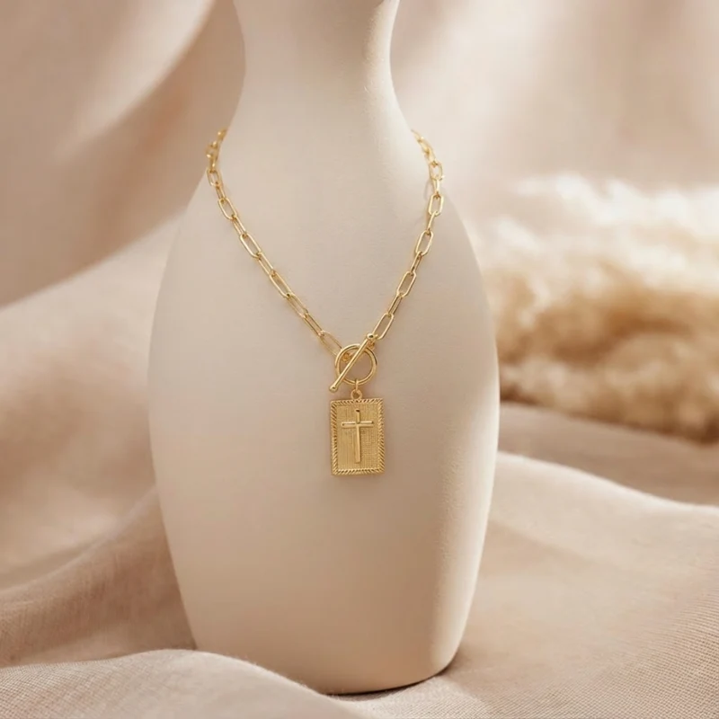 The Eternal Pendant Necklace