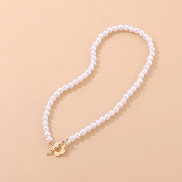 The Bloom Flower Clasp Choker