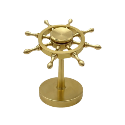 Schmuck in Form eines Steuerrads für Bootsfahrer