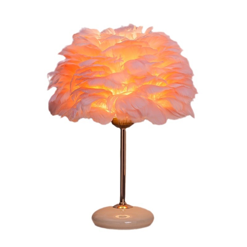 Lámpara de mesa decorativa de plumas