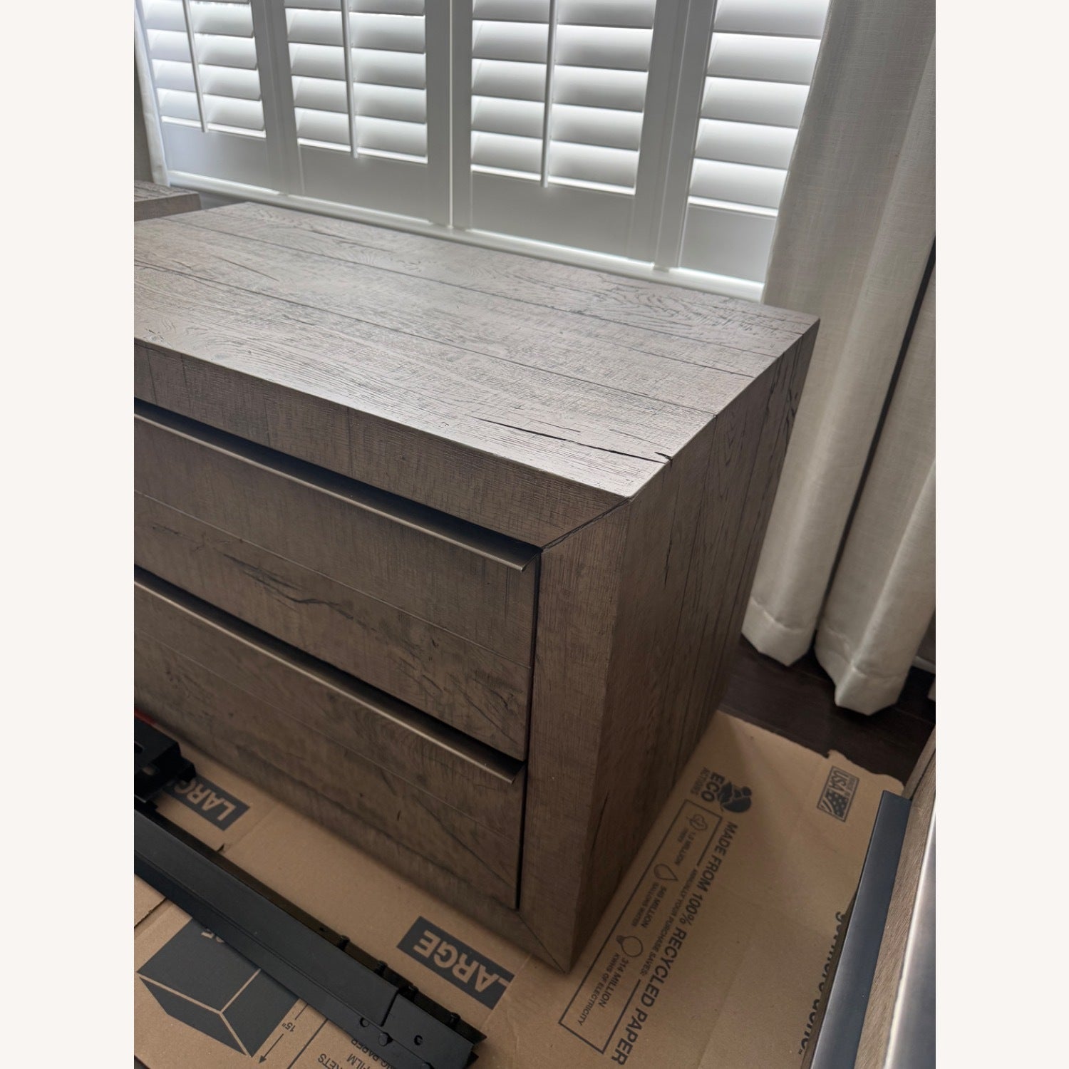 Oscar Oak 2-Drawer Nightstand