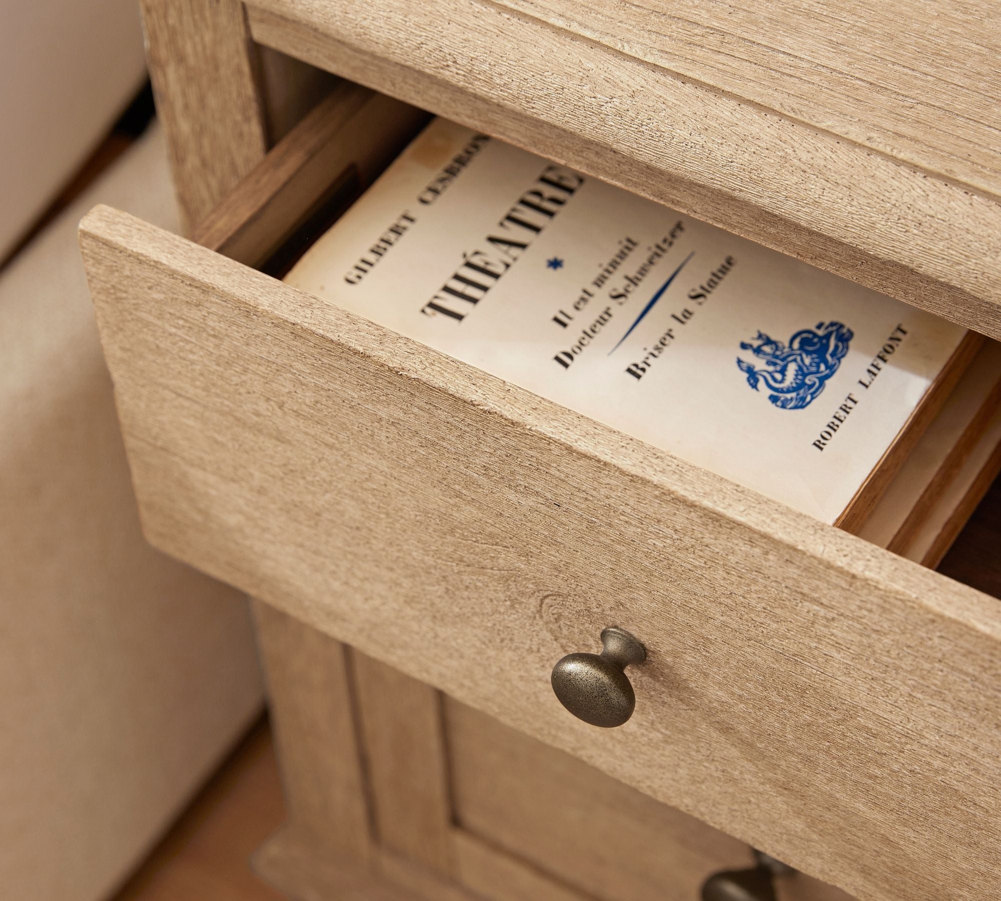 Ruston 3-Drawer Oak Nightstand