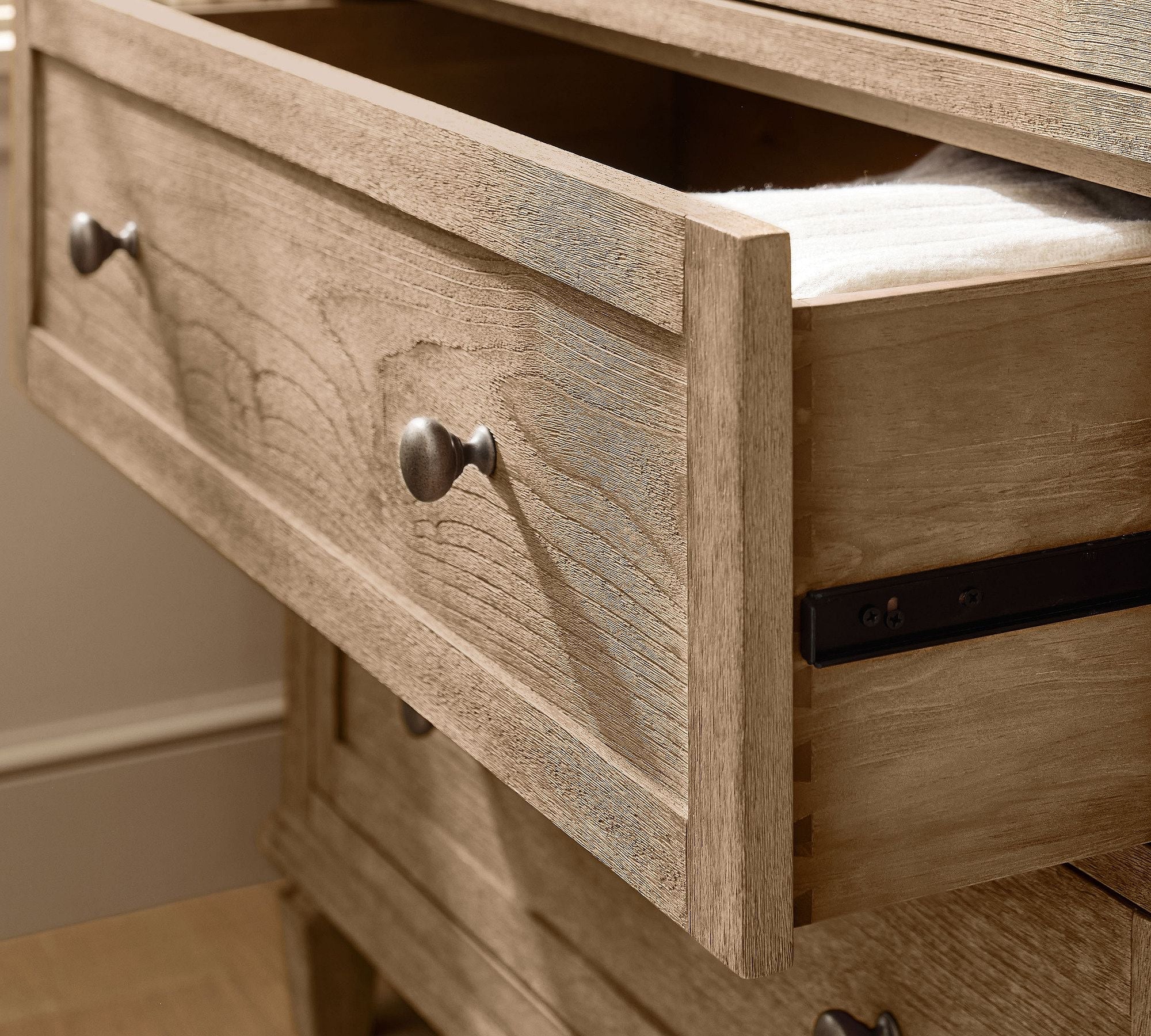 Ruston 8-Drawer Oak Dresser