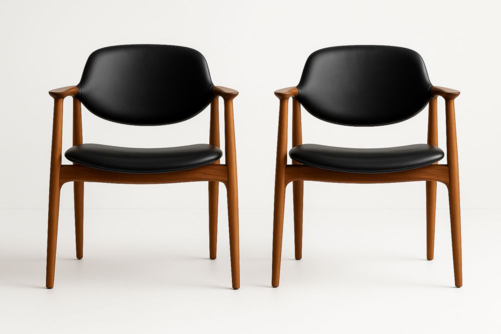 Lot de 2 chaises en bois massif avec assise en similicuir noir