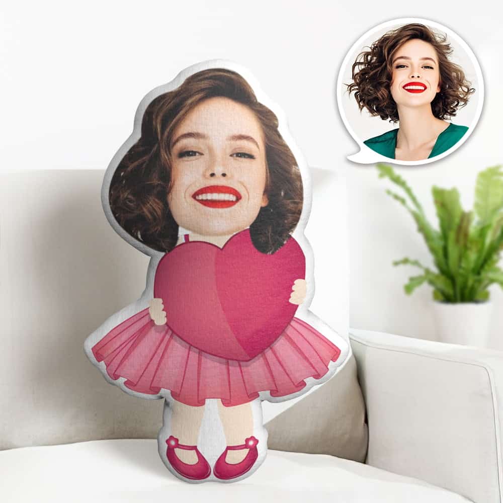 Almohada Facial Personalizada Para El Día De San Valentín, Con Figura Femenina Sosteniendo Una Muñeca Con Cara De Amor, El Mejor Regalo Para Enamorados. - GiftlabES