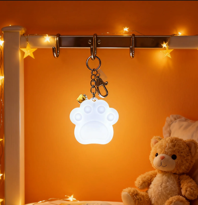 Llavero Con Luz Y Diseño De Huella De Gato, Recargable, Mini Colgante Para Bolso Con Doble Cadena, Color Blanco. - GiftlabES