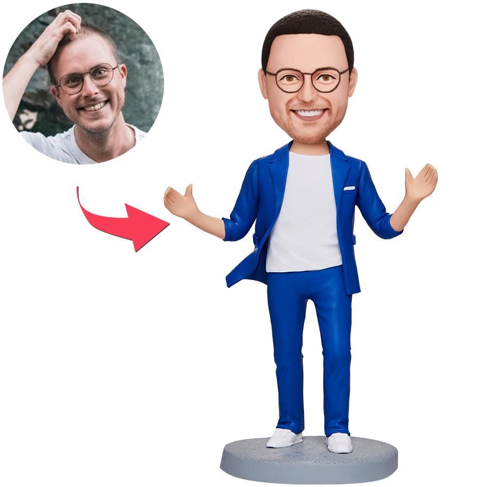 Muñecos Cabezones Personalizados De Hombre De Negocios Moderno Con Traje Azul Y Texto Grabado. - GiftlabES