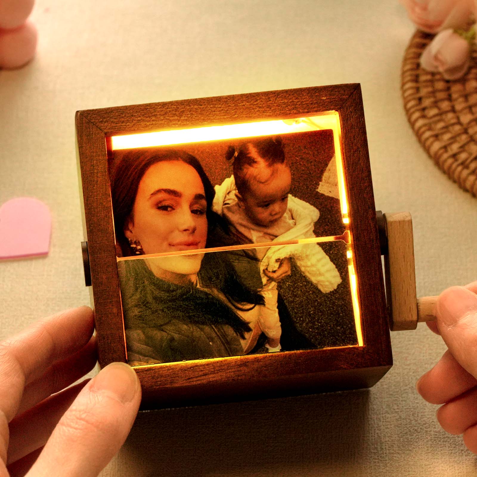 Álbum De Fotos Personalizado Con Marco Animado, Máquina Mecánica De Manivela Con Luz. Regalo Único Para El Día De La Madre. - GiftlabES