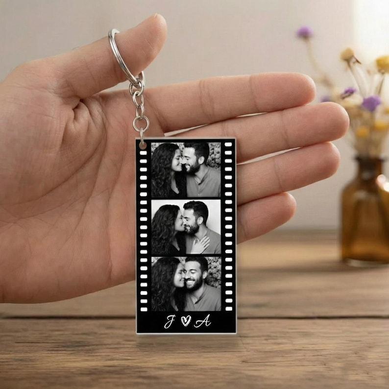 Portachiavi Personalizzato Con Striscia Fotografica Per Coppie, Regalo Di San Valentino Per Lui E Per Lei, Regalo Per Fidanzati, Regalo Per Coppie, Portachiavi Personalizzato Con Foto - GiftlabIT