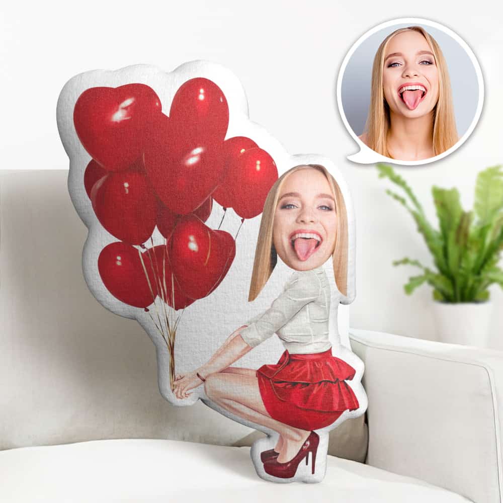 Cuscino Personalizzato Con Viso, Regalo Di San Valentino, Bambola Con Viso Di Ragazza E Palloncino, Il Miglior Regalo Per L'innamorato/a - GiftlabIT