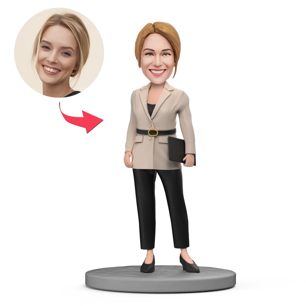 Donna D'ufficio Con Giacca Beige E Pantaloni Neri - Statuetta Personalizzata Con Testa Oscillante E Testo Inciso - Regalo Per La Mamma - GiftlabIT