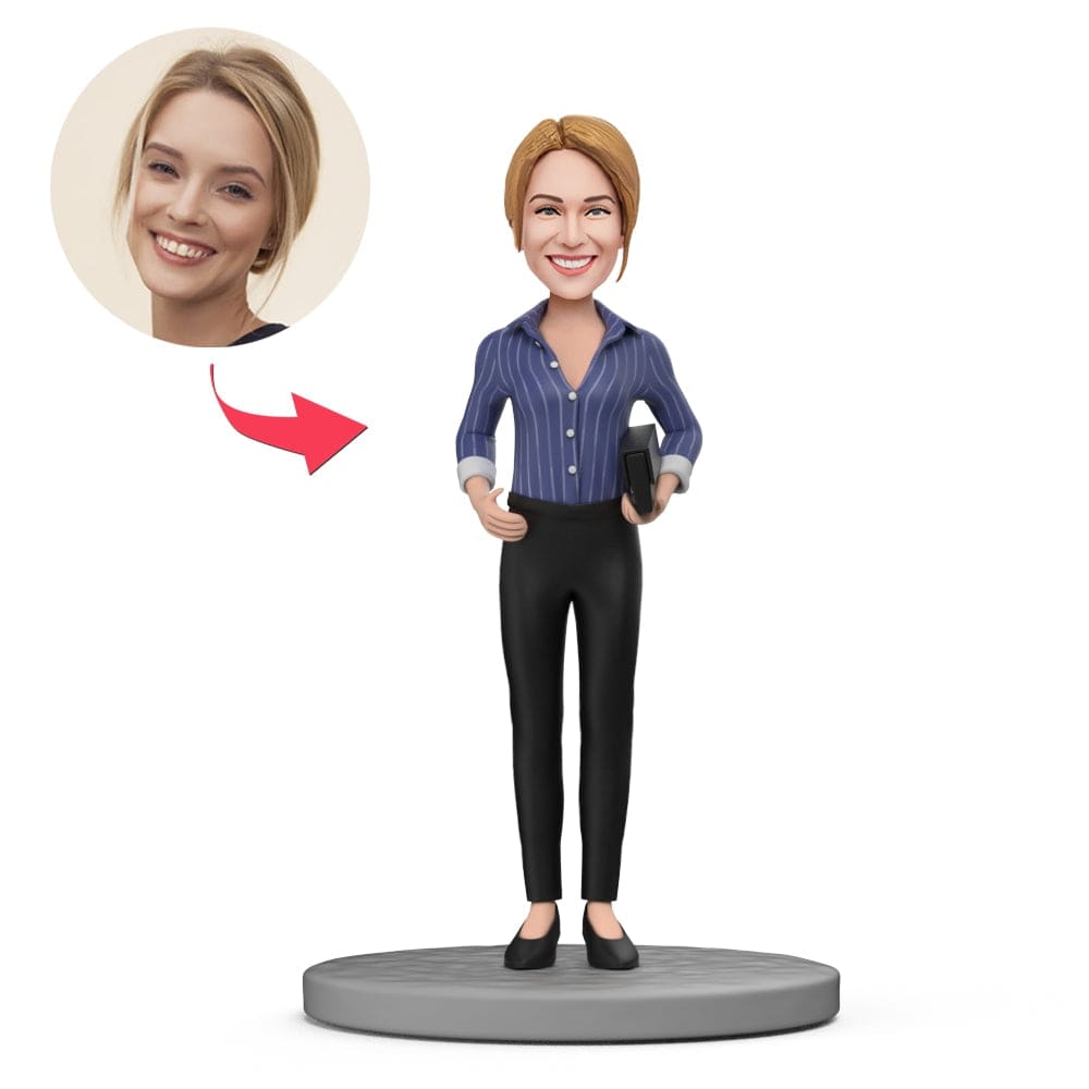 Statuetta Personalizzata Con Testa Oscillante, Camicia Blu E Pantaloni Neri, Con Testo Inciso, Regalo Per La Mamma. - GiftlabIT