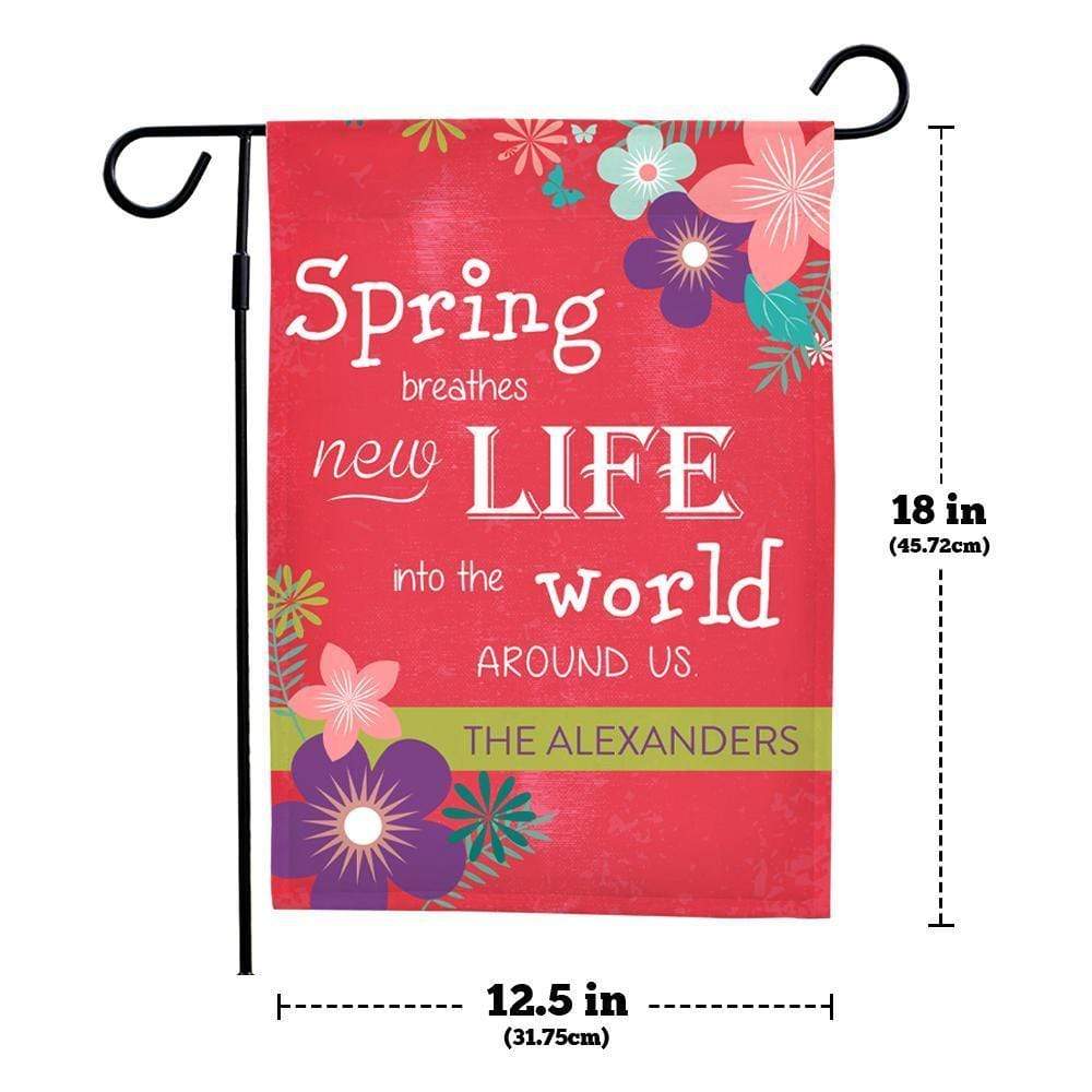 La Primavera Infonde Nuova Vita Al Mondo. Bandiera Da Giardino Personalizzata Con Il Nome Della Famiglia. - GiftlabIT