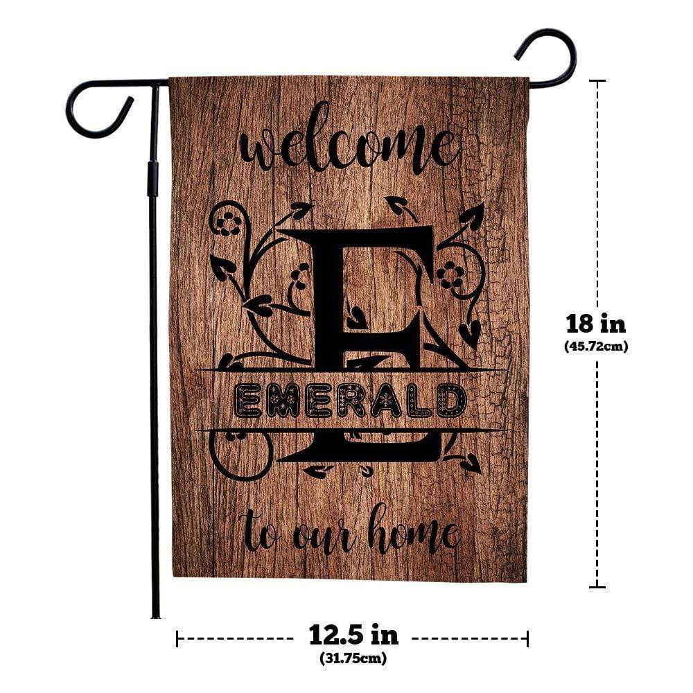 Benvenuti A Casa Nostra! Bandiera Da Giardino Personalizzata Con Monogramma E Nome Di Famiglia - GiftlabIT
