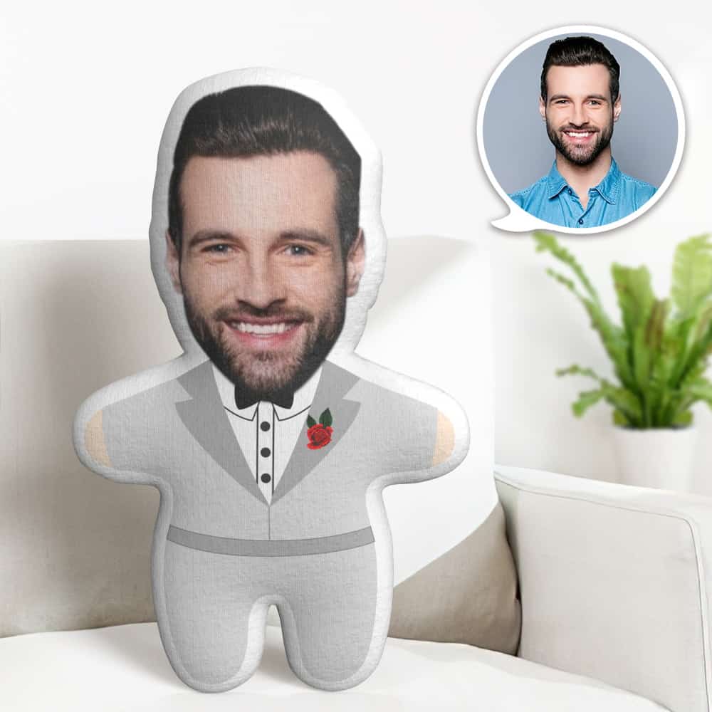 Cuscino Personalizzato Con Viso, Regalo Di San Valentino, Bambola Con Viso Da Sposo In Abito Da Cartone Animato, Il Miglior Regalo Per L'innamorato/a - GiftlabIT