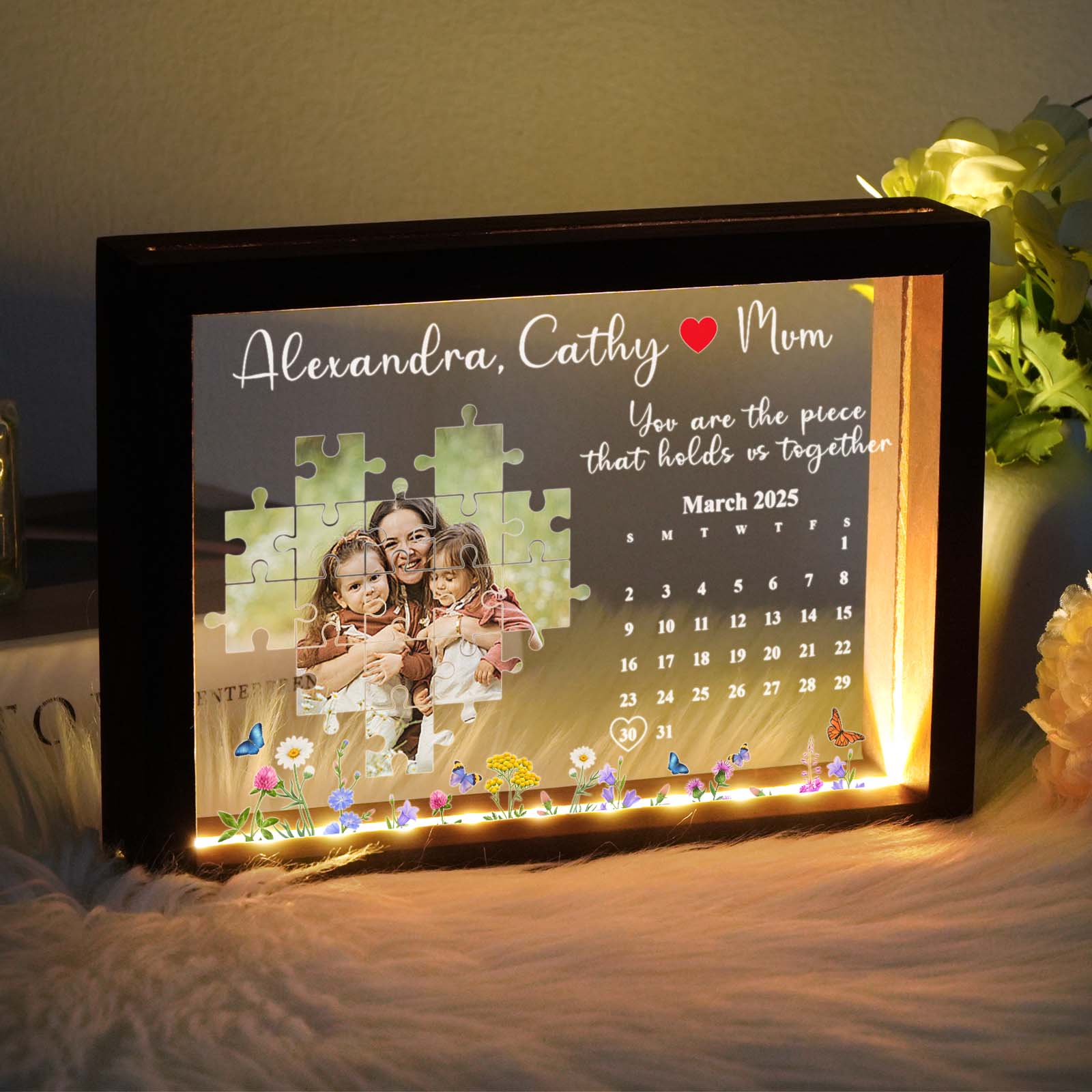Tu Sei Il Pezzo Che Ci Tiene Uniti - Cornice Luminosa - Regali Personalizzati Per La Mamma - GiftlabIT