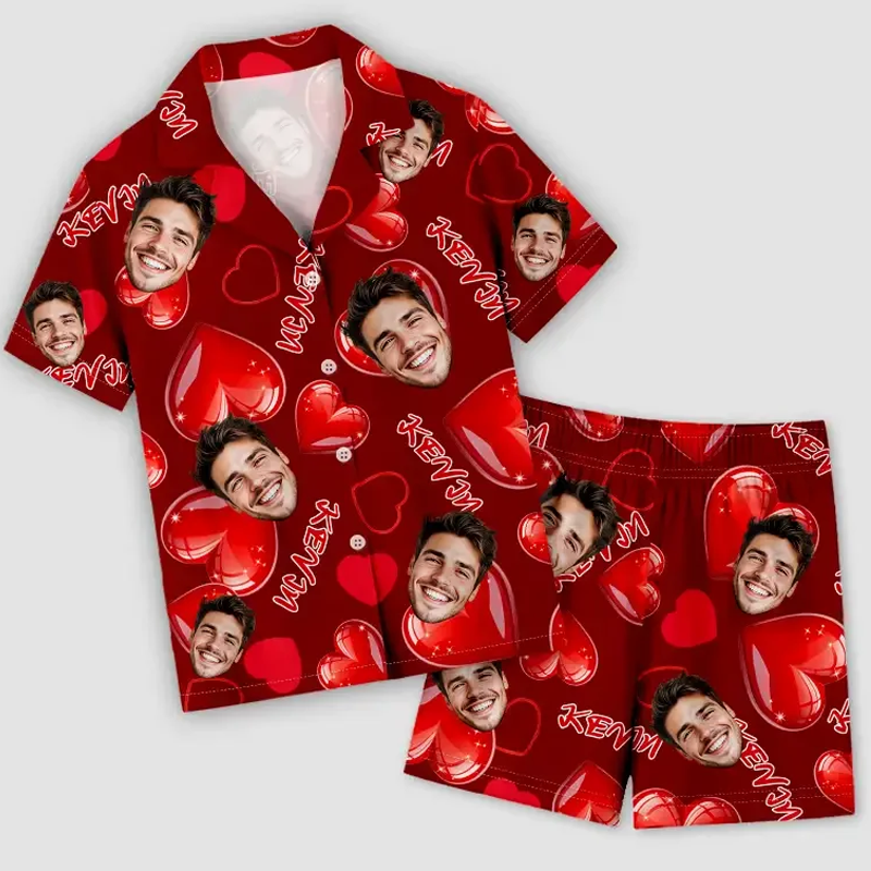 Pigiama A Maniche Corte Con Foto Personalizzata Del Viso, Completo Pigiama Con Foto A Cuore Rosso Personalizzato - GiftlabIT