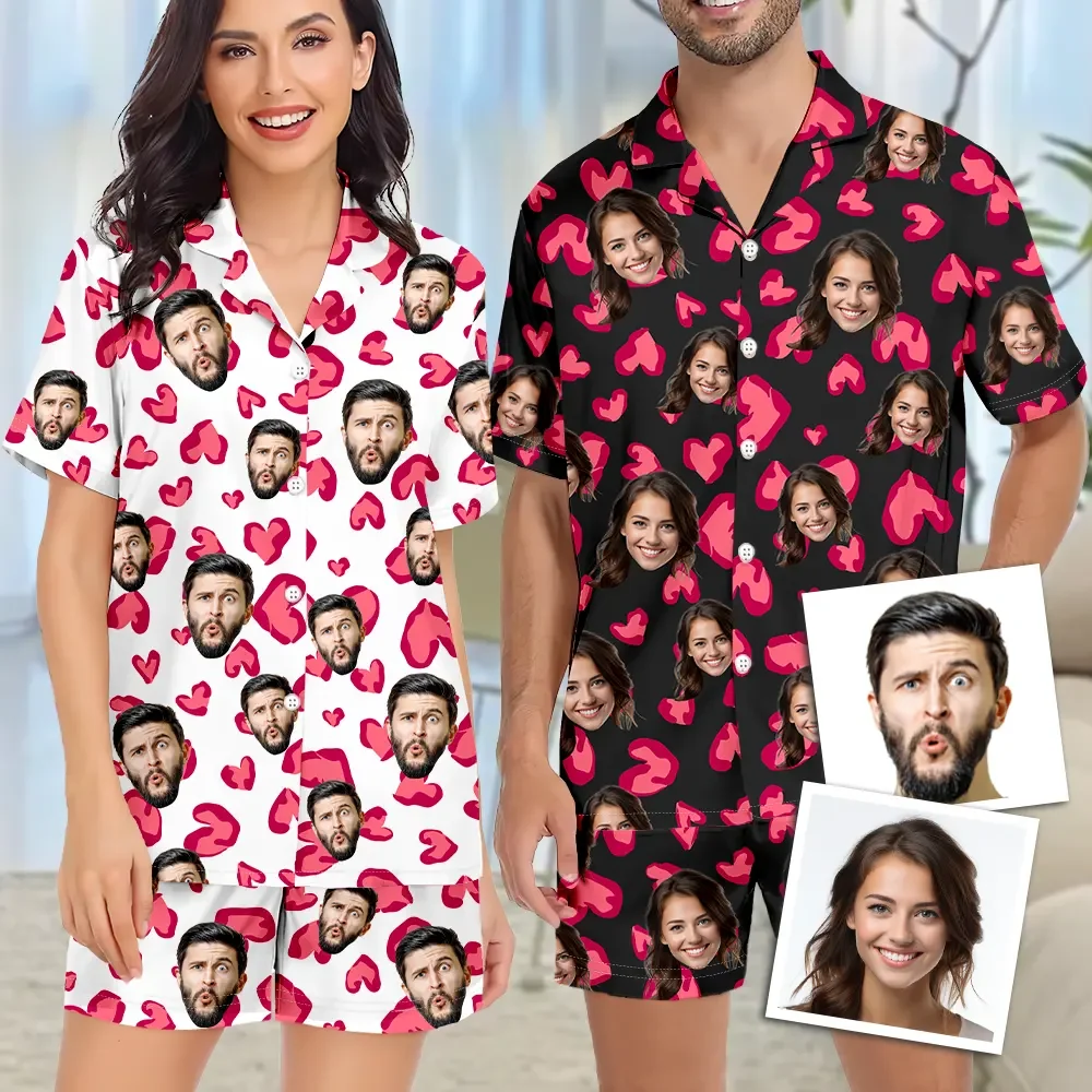 Pigiama A Maniche Corte Con Foto Personalizzata Del Viso, Completo Pigiama Con Foto A Cuore Rosso Personalizzato - GiftlabIT