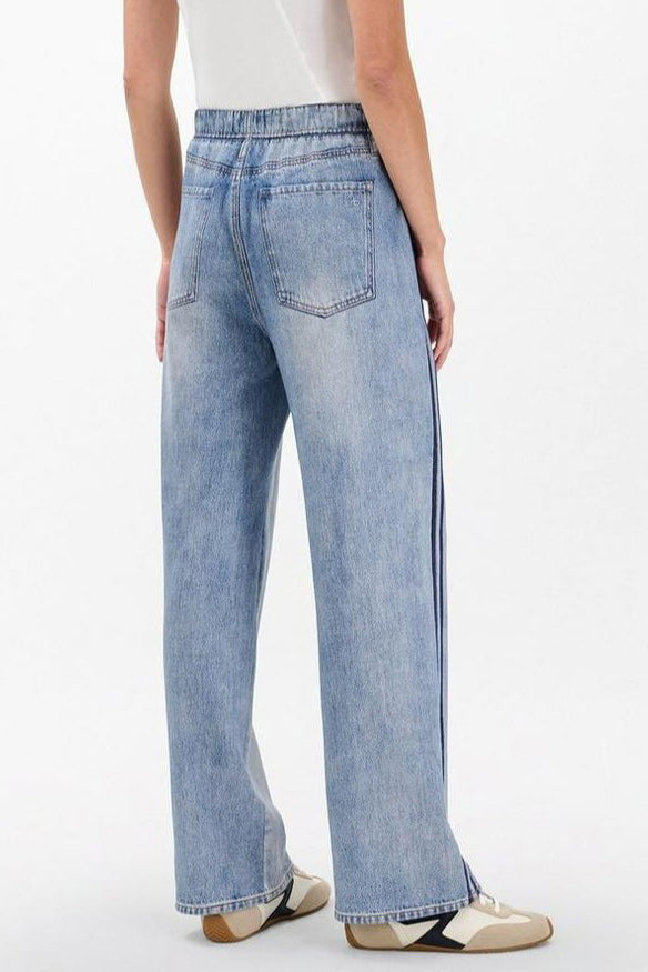 Side-decorated elastic waist straight leg jeans