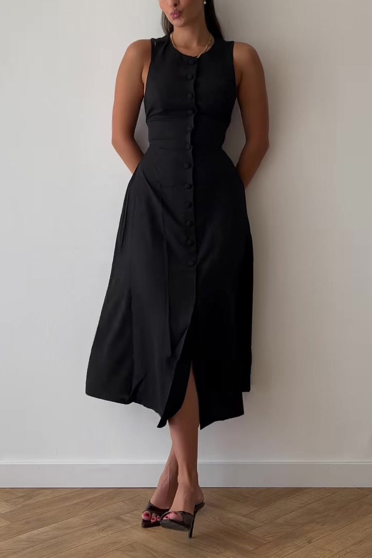 Round neck sleeveless single-breasted fitted waist belted maxi dress