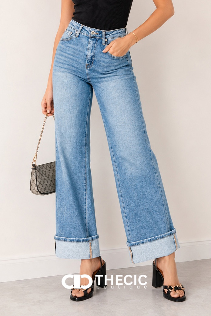 Cuffed Hem Wide-Leg Denim Jeans