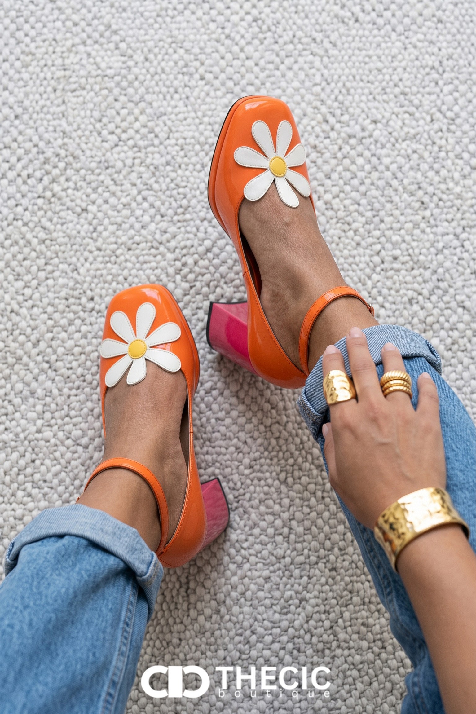 Daisy Appliqué Square-Toe Block Heel Pumps