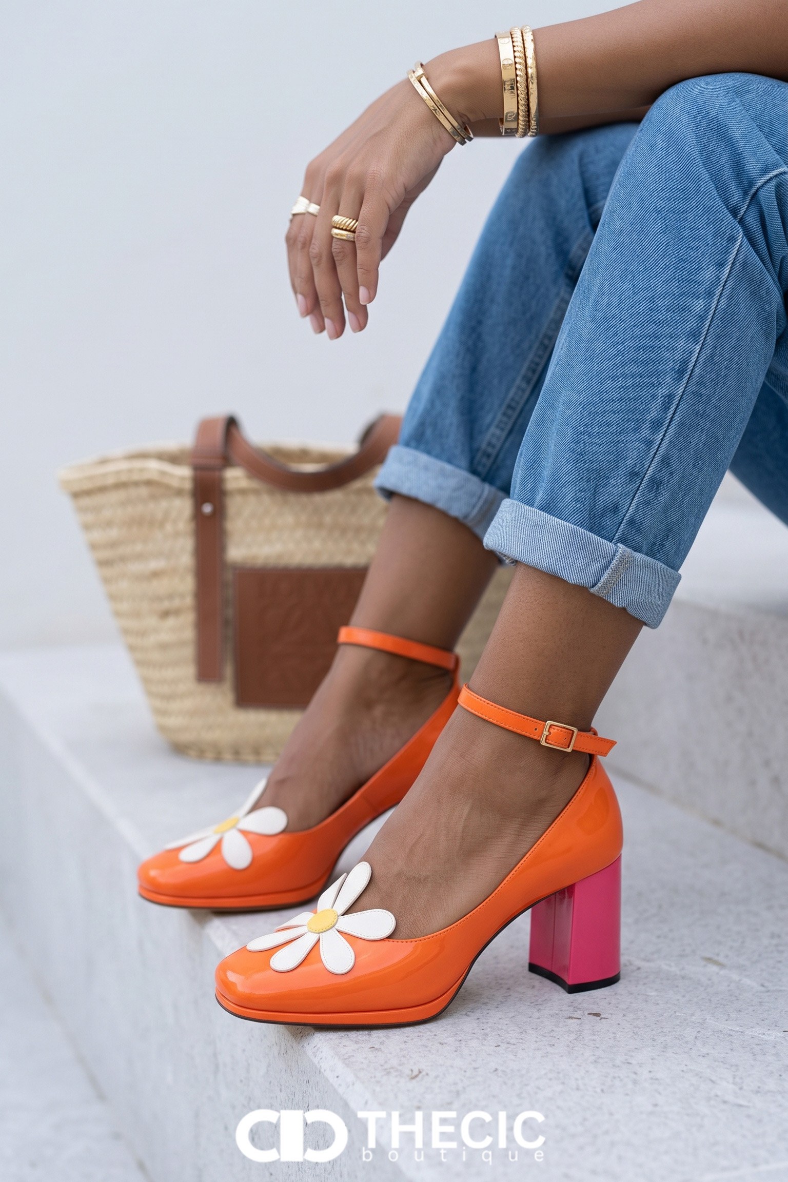 Daisy Appliqué Square-Toe Block Heel Pumps