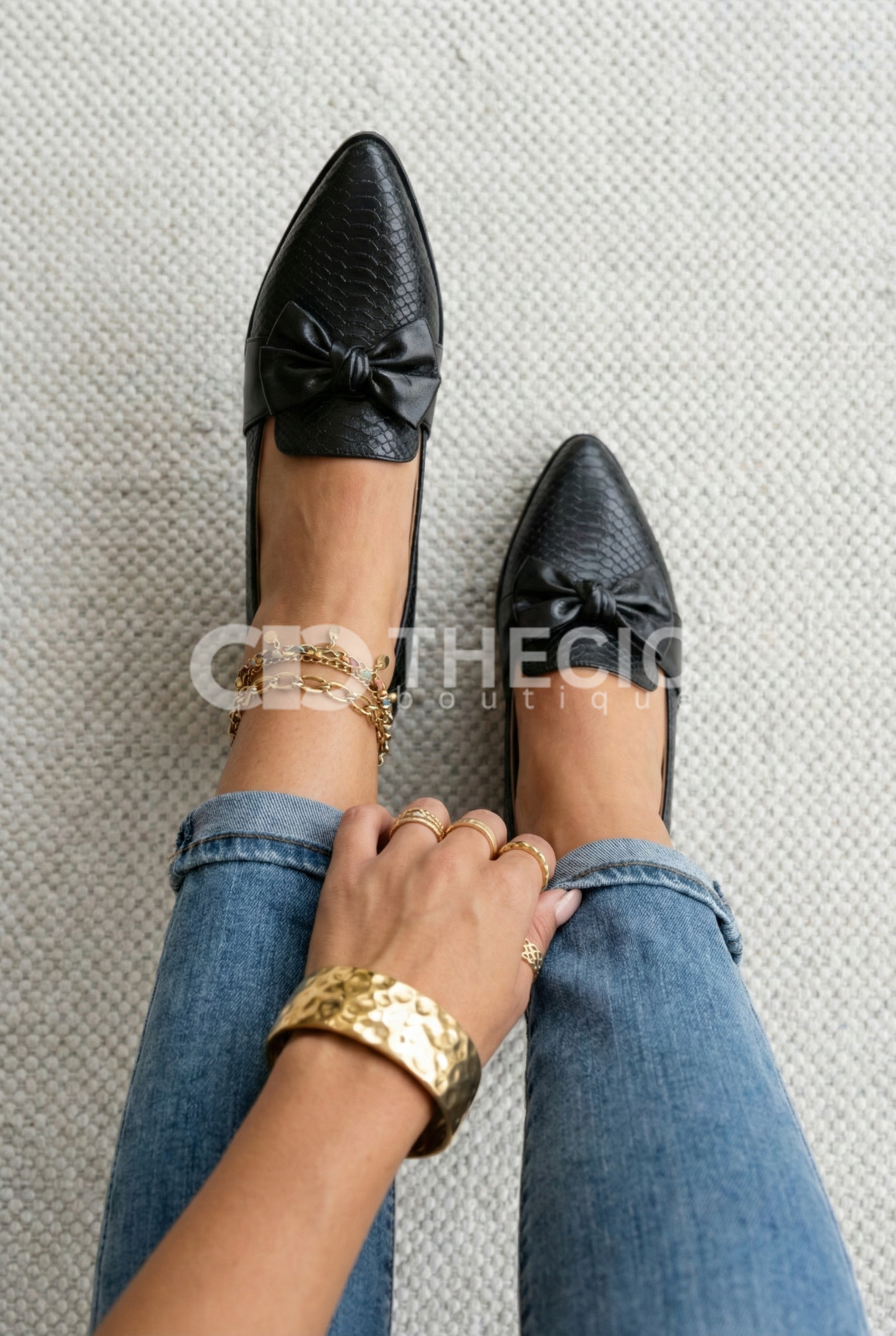 Embossed Pointed-Toe Bow Detail Slip-On Flats