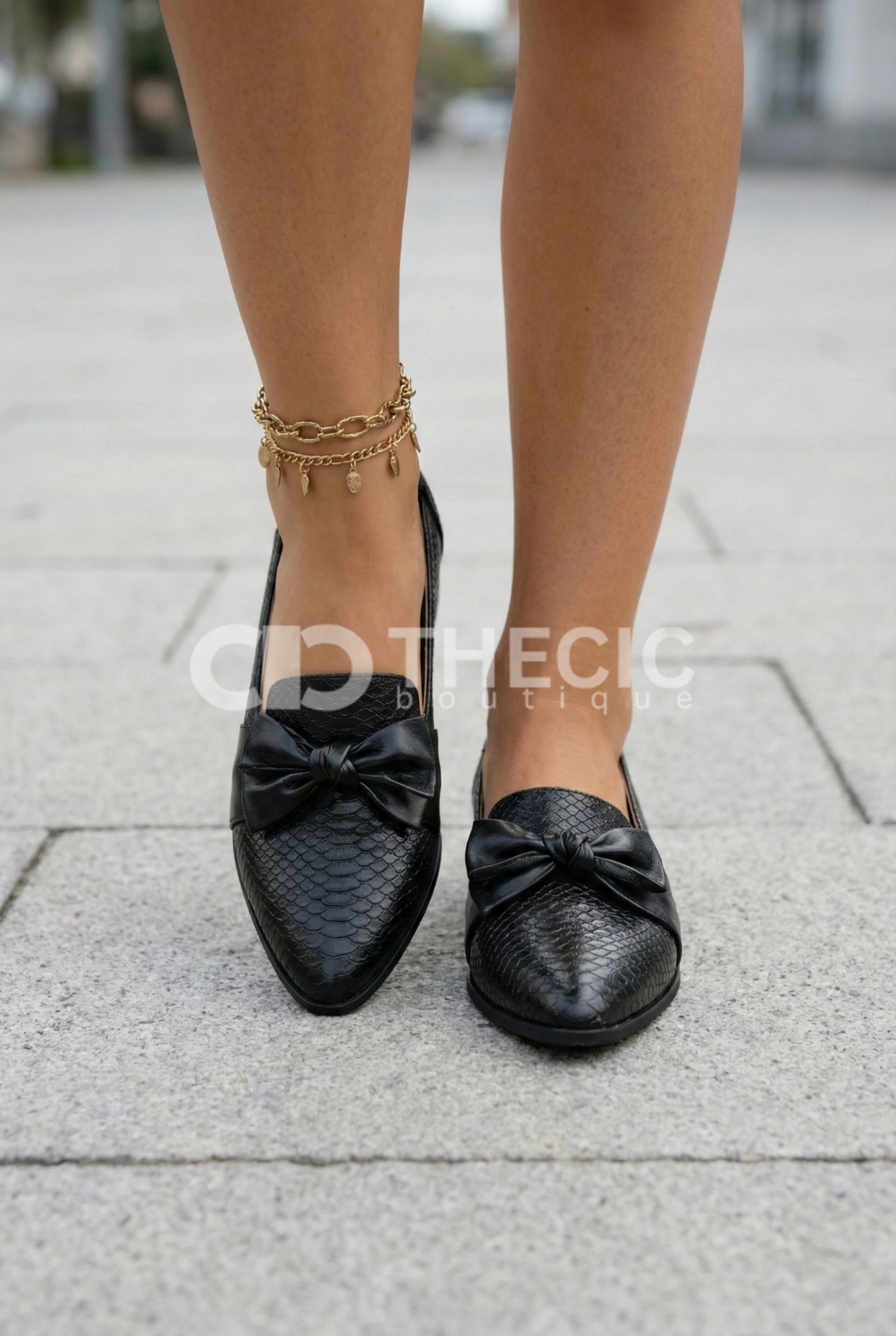 Embossed Pointed-Toe Bow Detail Slip-On Flats