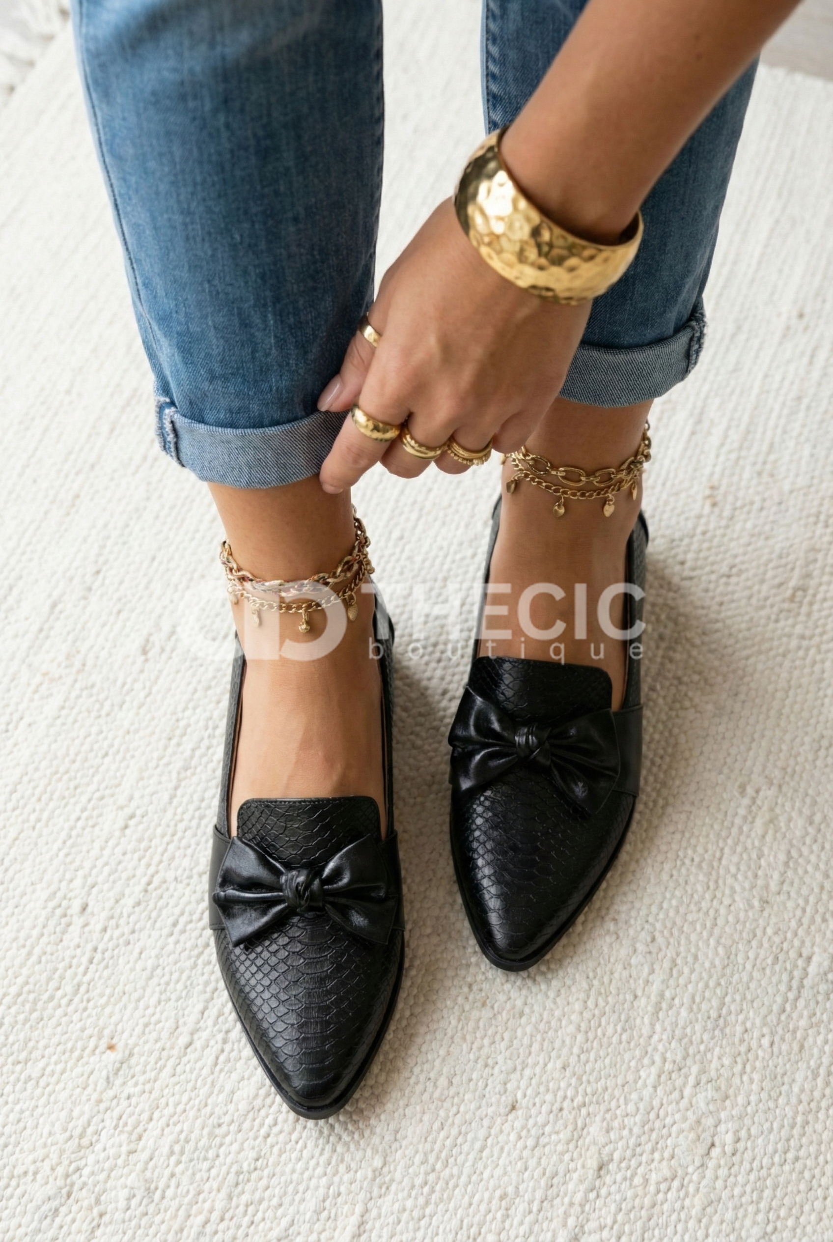 Embossed Pointed-Toe Bow Detail Slip-On Flats