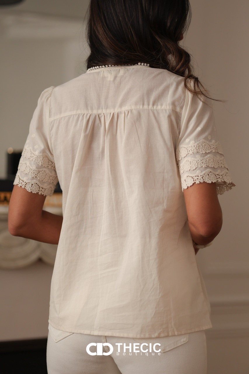 Embroidered Scalloped Lace Short Sleeve Blouse