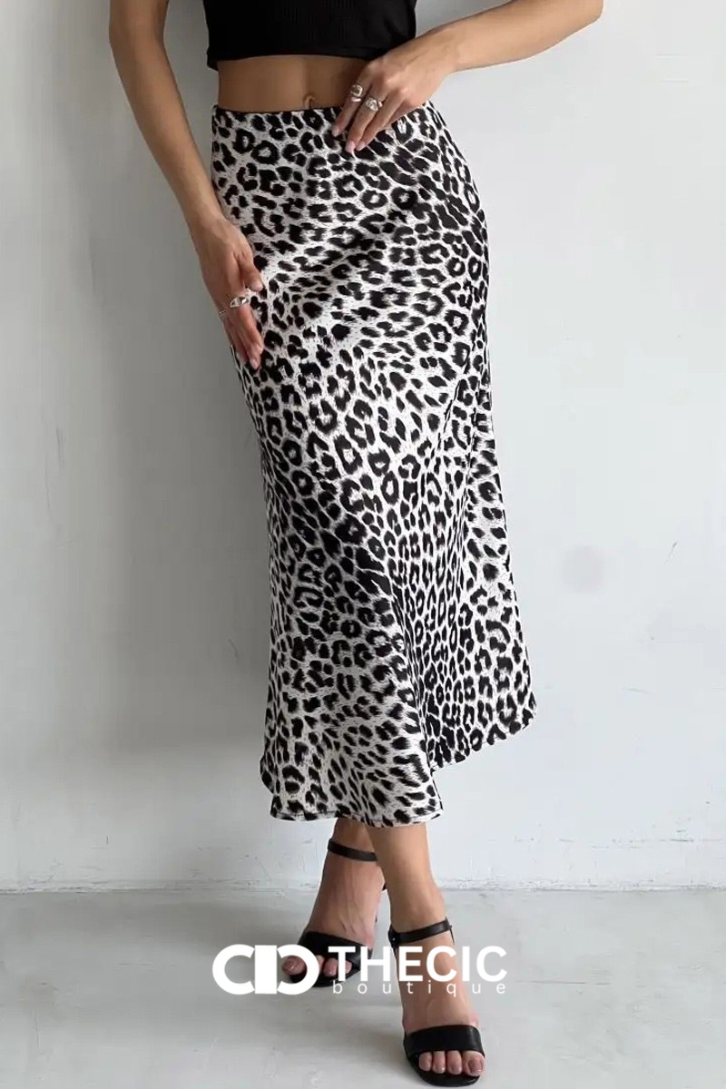 Flowy Leopard Print A-Line Midi Skirt