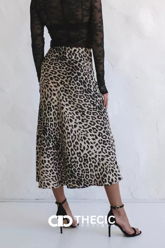 Flowy Leopard Print A-Line Midi Skirt