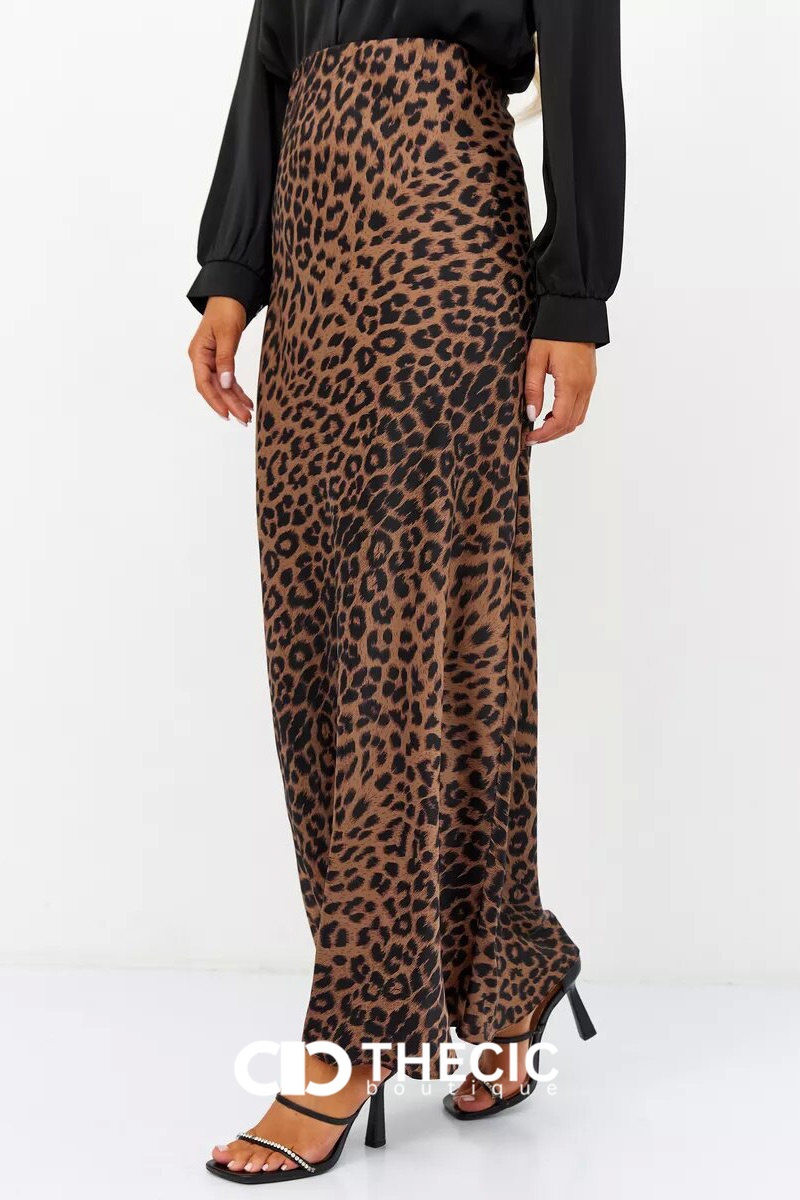 Flowy Leopard Print A-Line Midi Skirt