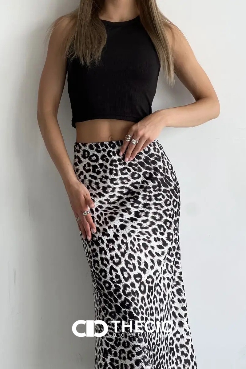 Flowy Leopard Print A-Line Midi Skirt