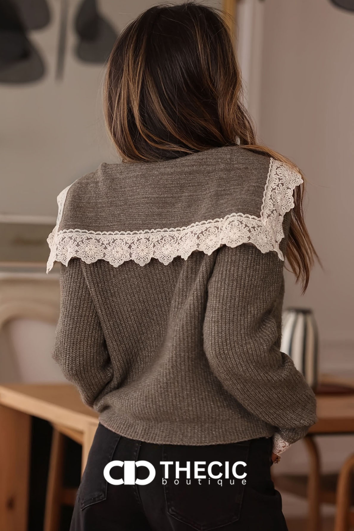 Knit Lace Collar Cropped Cardigan
