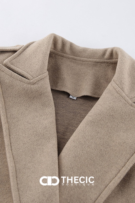 Notched Lapel Cropped Shoulder Epaulet Jacket