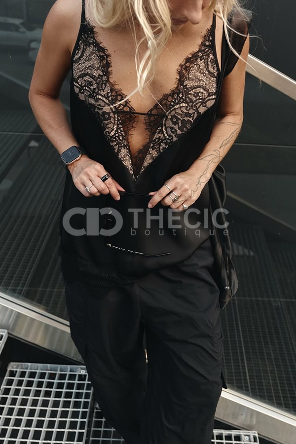 Silk-Blend Lace Trim V-Neck Cami Top