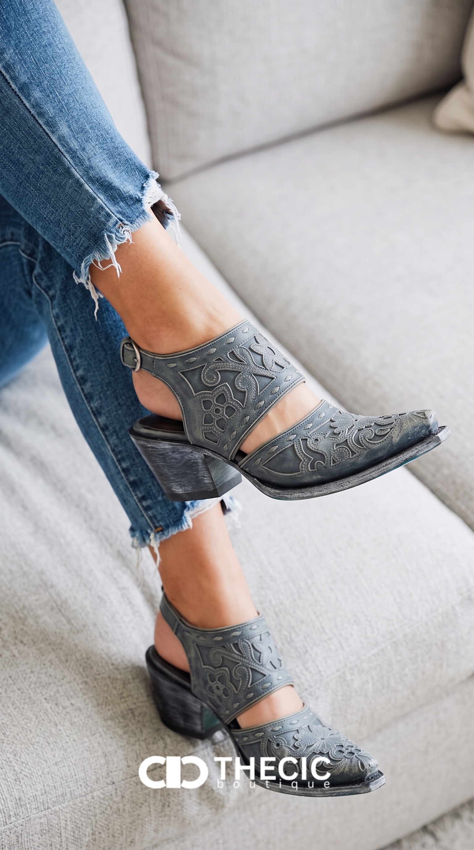 Western-Inspired Patterned Pointed-Toe Block Heel Mules