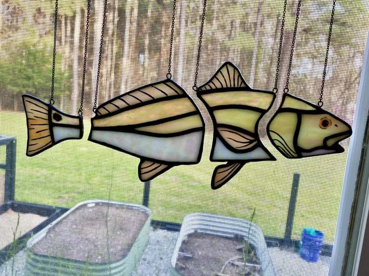 🐟 Handcrafted Stained Glass Red Drum Swimming Illusion Suncatcher✨