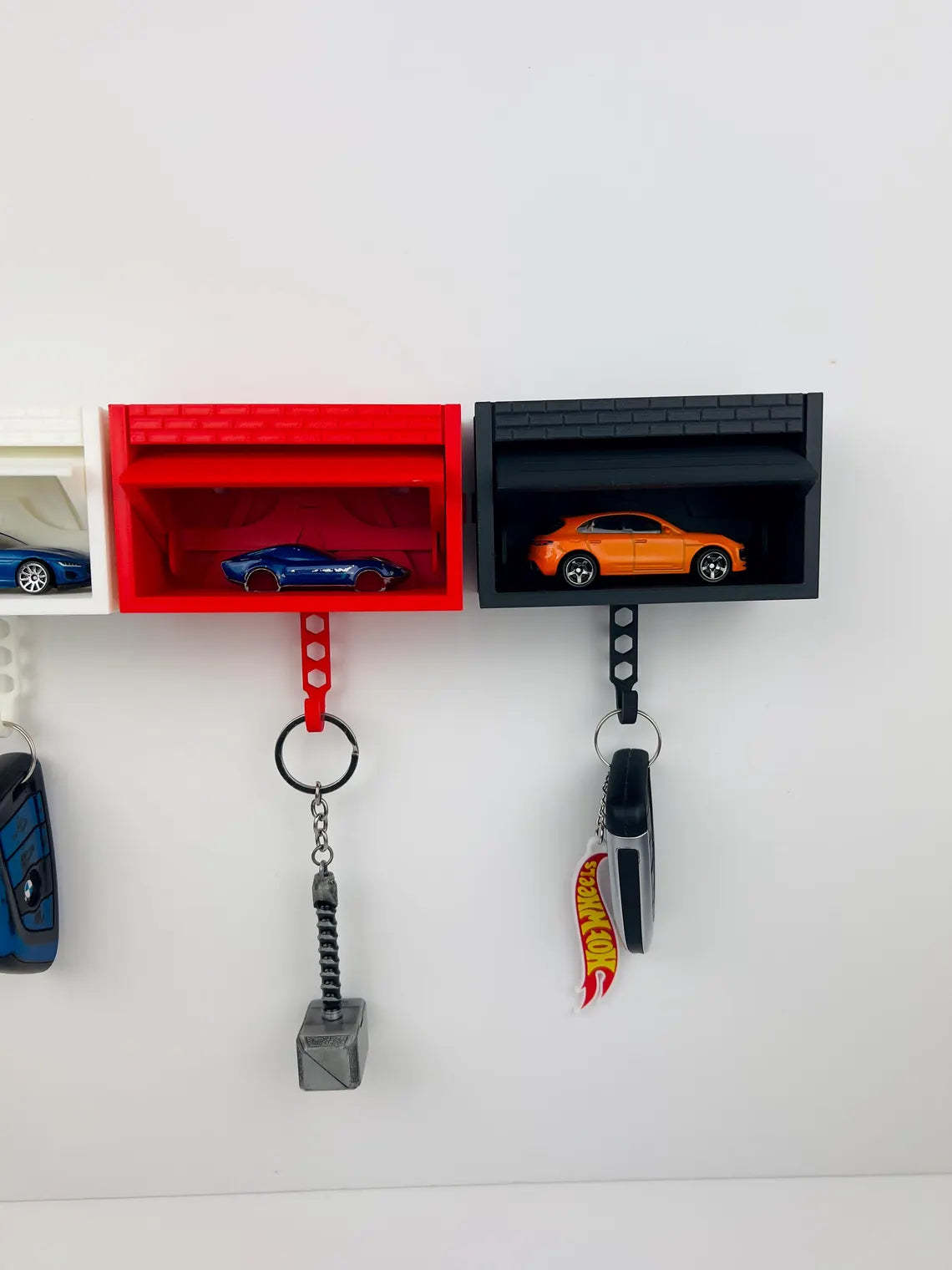 Mini Garage Keychain-Wall Mount Display - Gift for Car Enthusiasts