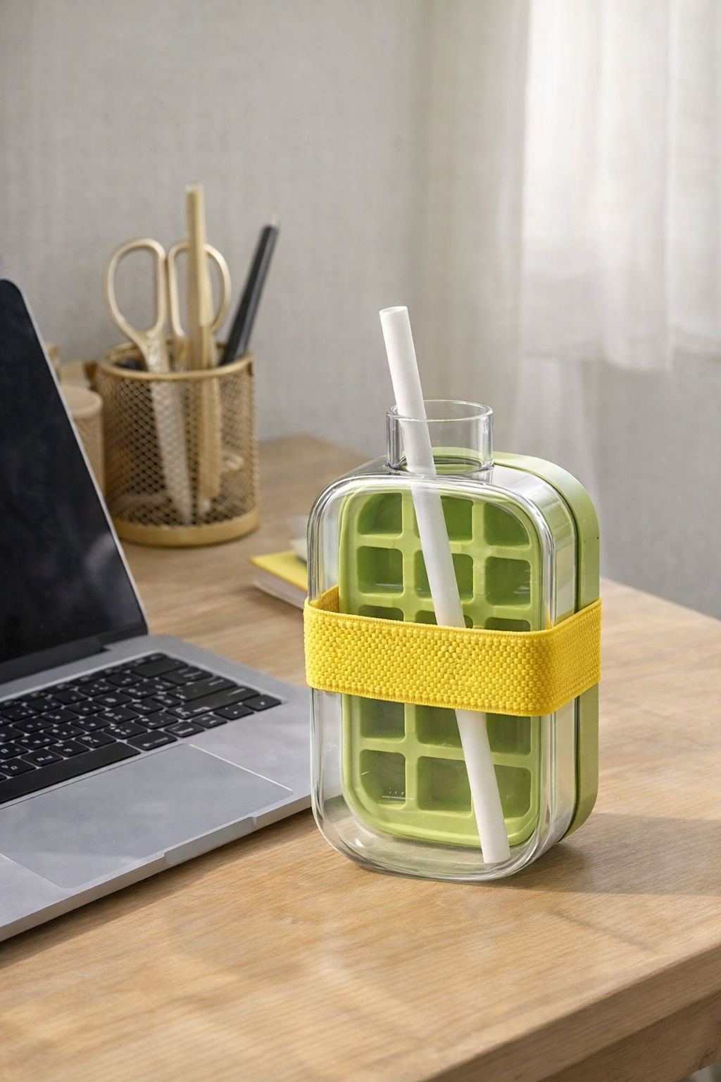 Silicone Squeeze Ice Cube Cup - Easy-Release Portable Ice Bucket & Mold with Lid