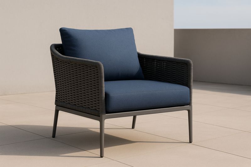 Poltrona da Esterno in Alluminio e Rattan con Cuscini in Tessuto Blu