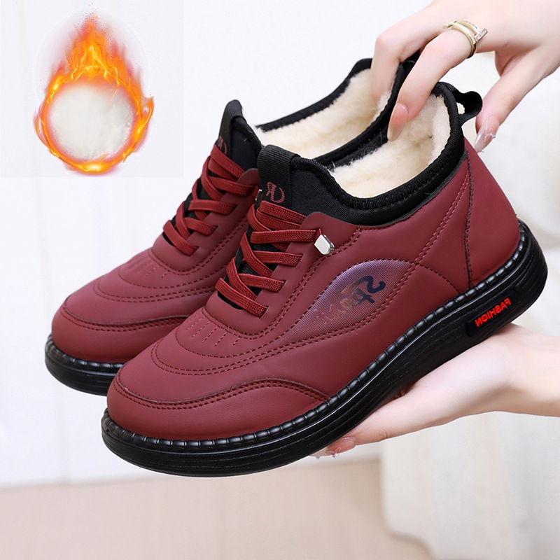 Women's winter shoes with soft sole and plush lining