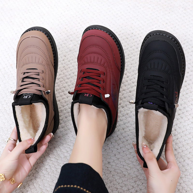 Women's winter shoes with soft sole and plush lining