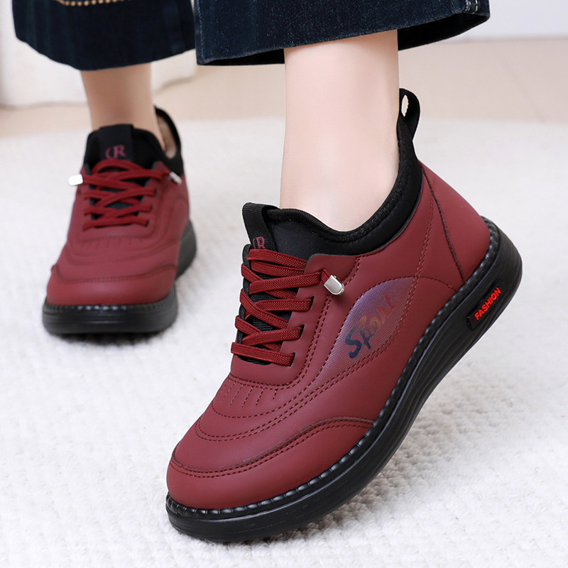 Women's winter shoes with soft sole and plush lining