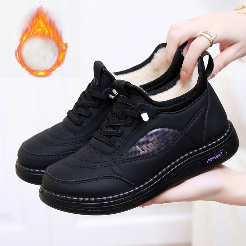 Women's winter shoes with soft sole and plush lining
