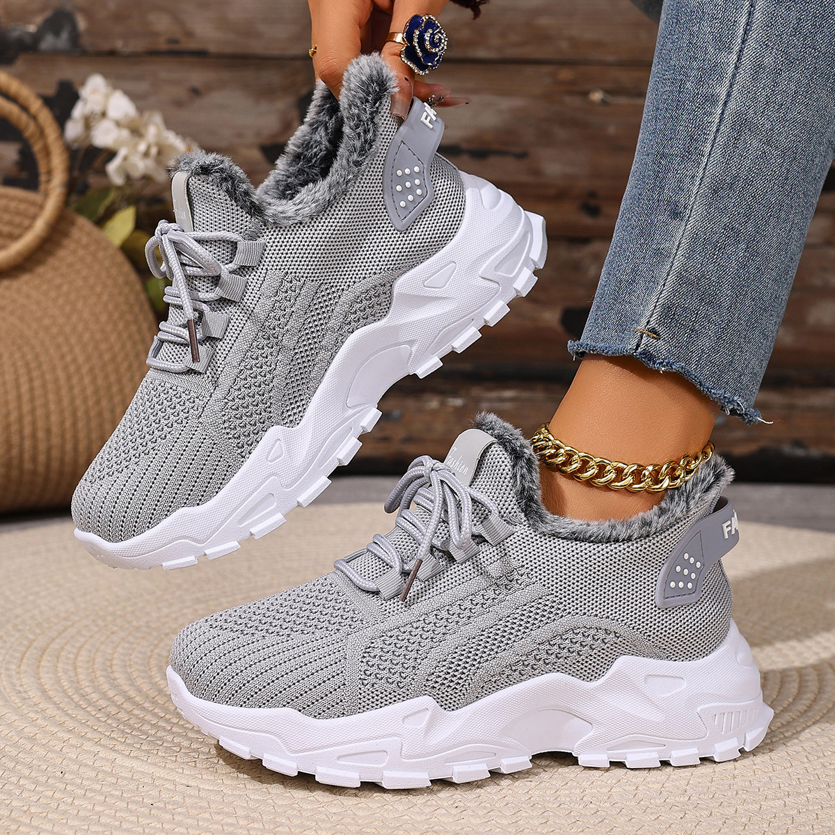 Women's plush cotton sneakers