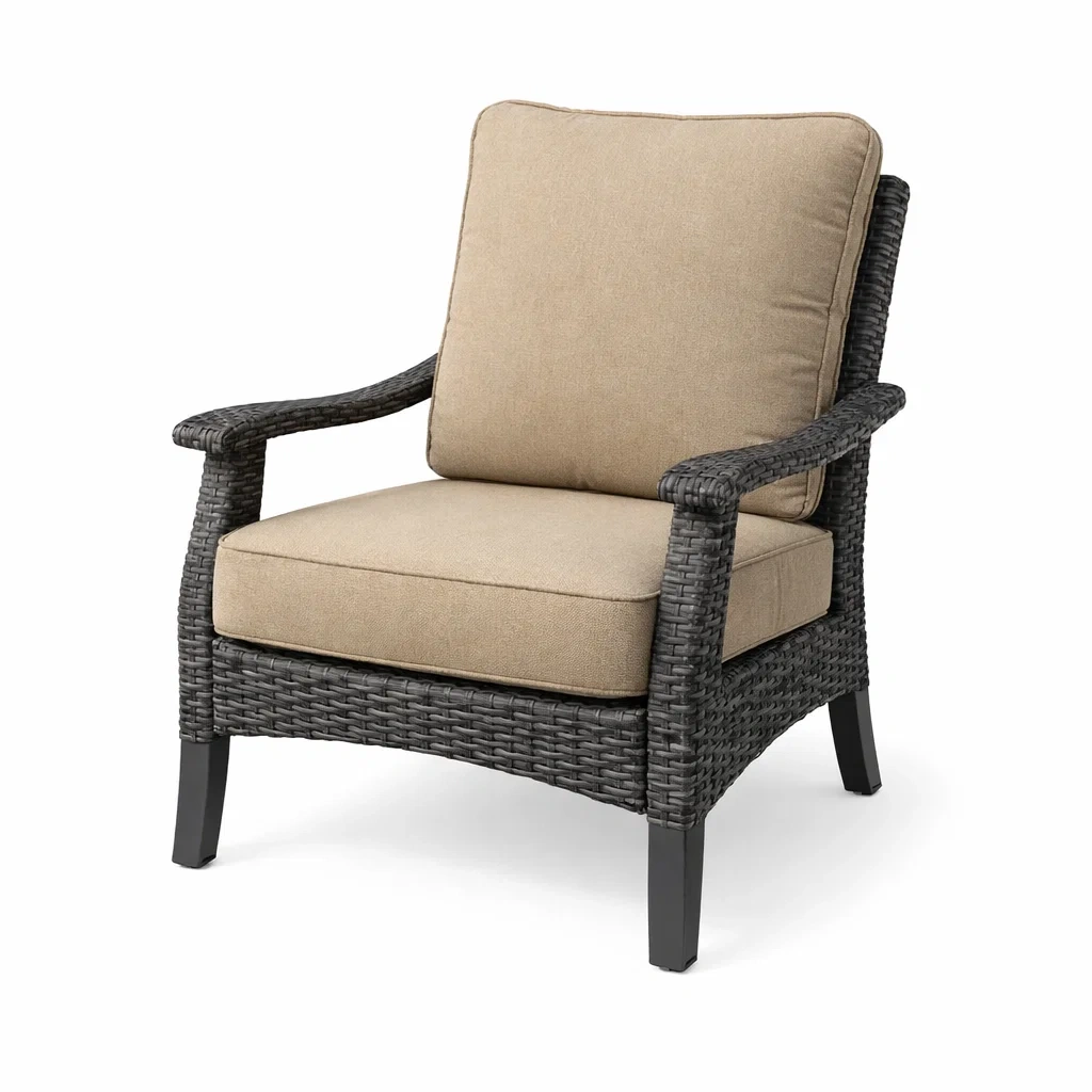 Poltrona in Vimini Sintetico Grigio con Cuscini in Tessuto Beige-URBANCOMFORTHAVEN