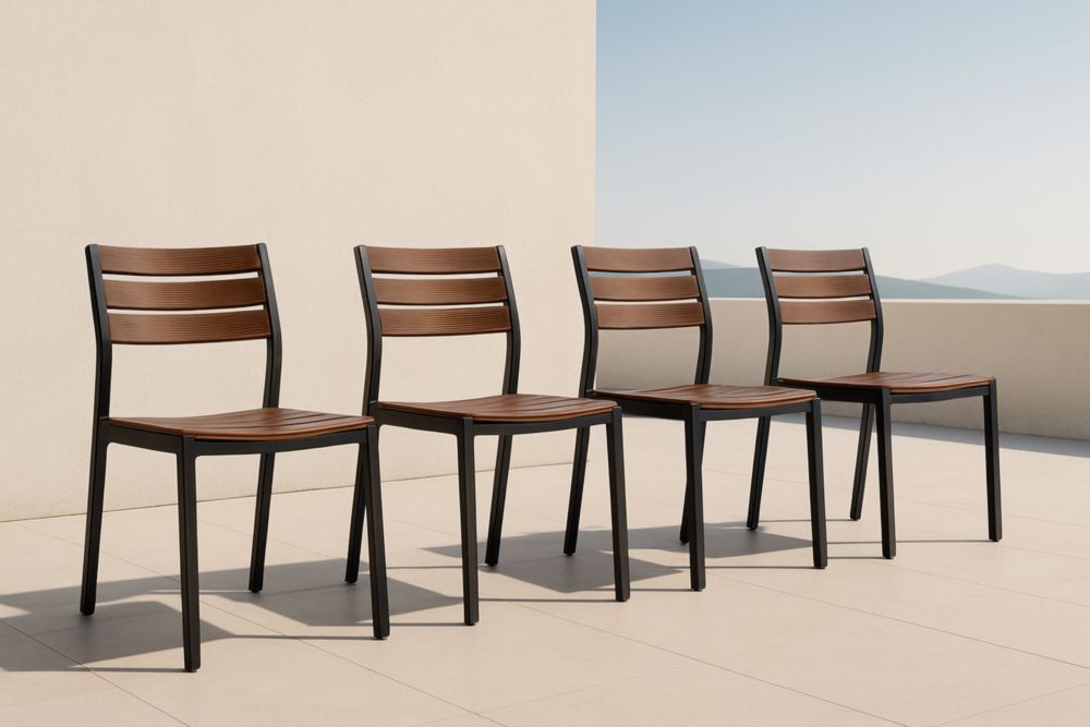 Chaises d'extérieur en métal noir avec assise en bois, ensemble de 4